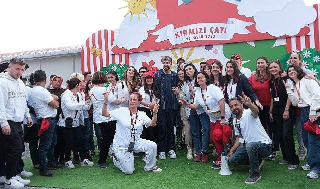 sefo-ve-unlu-oyuncular-kirmizi-cati-cocuk-destek-merkezi-acilisinda-cocuklara-keyifli-anlar-yasatti.jpg
