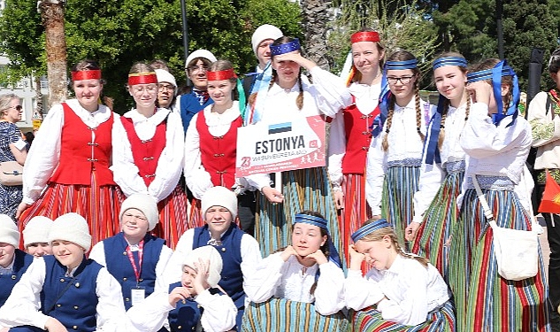 sevgi-korteji-buyuk-begeni-topladi.jpg