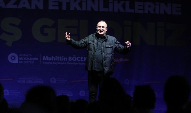 sunay-akin-mahya-isiklari-sohbetiyle-antalyalilarla-bulustu.jpg