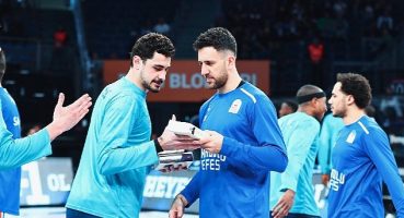 Anadolu Efes'in Anadolu Vakfı ile Gelenekselleşen “Bir Kitap da Sen Getir" Projesinde Depremzedeler İçin Binlerce Kitap Toplandı