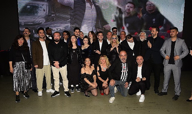 askin-saati-filminin-galasi-yapildi.jpg