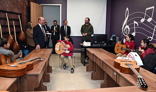 beyhekim-gelisim-ve-teknoloji-akademisinde-ogrenciler-yeteneklerini-kesfedip-kariyer-planlamalarina-ilk-adimi-atiyor.jpg