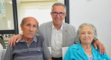 Bu merkez Alzheimer demans hastalarını hayata bağlıyor
