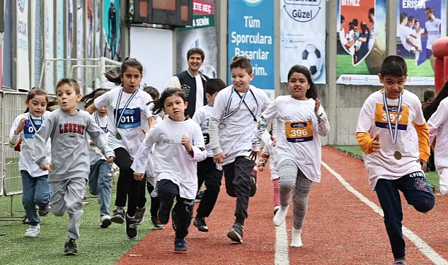 cocuklar-cocuk-maratonunda-doyasiya-eglendi.jpg