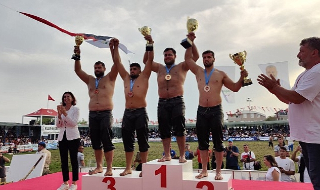 golcuk-belediyesi-pehlivani-manavgatta-sampiyon-oldu.jpg