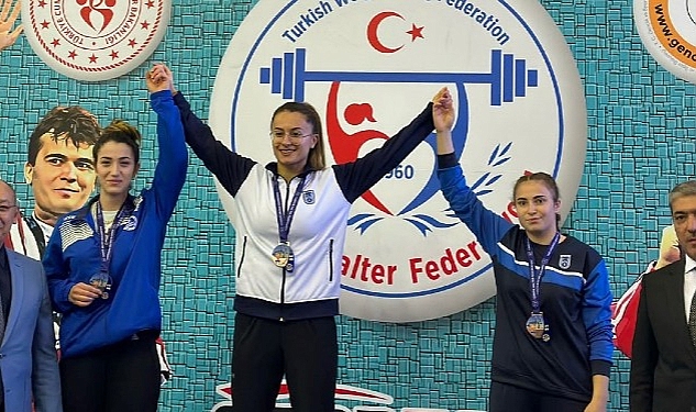 kocaelinin-haltercilerinden-2-gumus-madalya.jpg