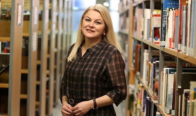 prof-dr-deniz-ulke-aribogan-toplumun-en-onemli-ozelligi-belirsizlikten-statukoya-dogru-kaymasi-muhalif-secmeni-de-umutlandiracak-mutlu-edecek-bir-yaklasim-zamanidir.jpg