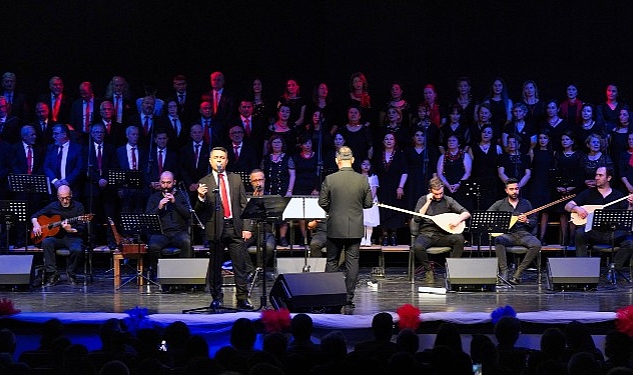turkuler-depremde-yasamini-yitirenler-anisina-seslendirildi.jpg