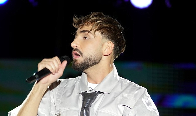 unlu-rapci-sefo-19-mayis-kutlamalarinda-bodrumda-coskulu-bir-konser-verdi.jpg