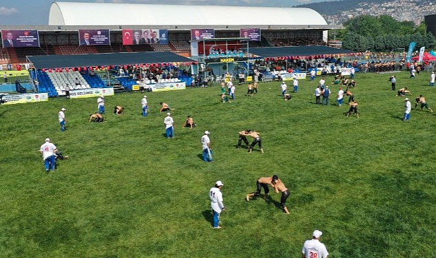 15-sekapark-altinkemer-yagli-guresleri-basladi.jpg