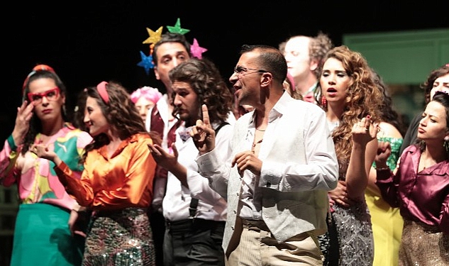 aliaga-belediye-tiyatrosu-oyuncularindan-muhtesem-performans.jpg