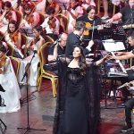 askin-nur-yengi-ve-bilfen-filormoni-orkestrasi-sahne-aldi.jpg