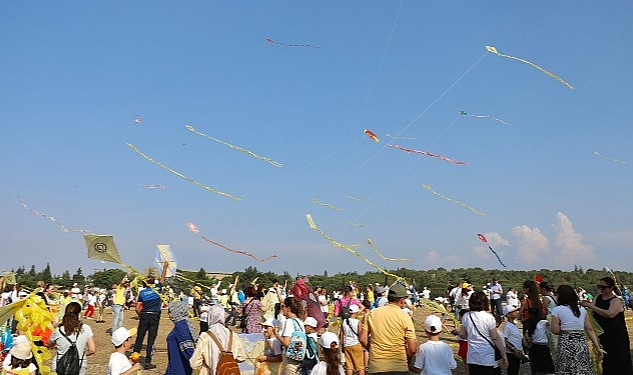 bergama-unescoya-girisinin-9-yilini-ucurtmalarla-kutladi.jpg