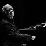 cagin-en-buyuk-bestecilerinden-ludovico-einaudi-iki-gun-ust-uste-zorlu-psmdeydi.jpg