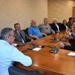 kemer-belediyesi-gonullu-halk-korosundan-baskan-topalogluna-tesekkur-ziyareti.jpg
