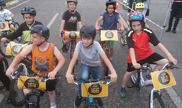 minik-ve-genc-pedallar-sekaparkta-cevrildi.jpg