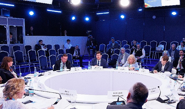 2nci-rusya-afrika-zirvesi-ekonomik-ve-insani-forumu-st-petersburgda-duzenlendi.jpg