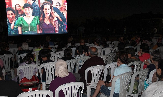 cankayada-acik-havada-sinema-keyfi-basliyor.jpg