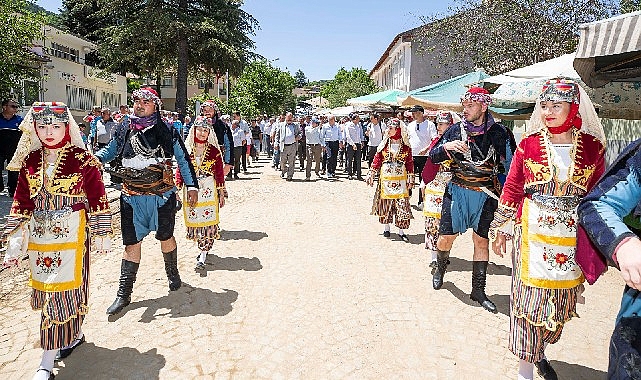 efeler-yoluyla-izmirin-kulturel-degerleri-birbirine-baglaniyor.jpg