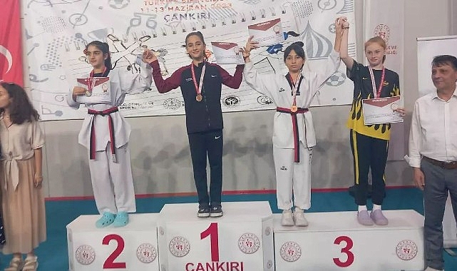 izmirin-sampiyon-ogrencileri.jpg