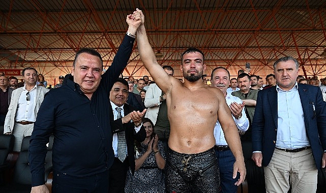 kirkpinarda-baspehlivan-yusuf-can-zeybek.jpg