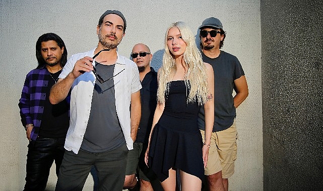 mor-ve-otesi-ve-aleyna-tilki-coke-studio-icin-birlikte-sarki-seslendirdi.jpg
