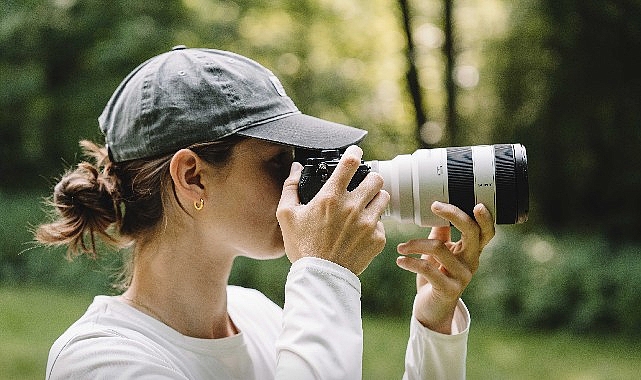 sony-ustun-goruntu-kalitesi-ve-af-performansi-sunan-fe-70-200mm-f4-macro-g-oss-ii-lens-ile-cekim-olanaklarini-genisletiyor.jpg