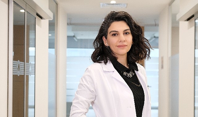 yanlis-fircalama-dis-eti-cekilmesine-sebep-olabilir.jpg