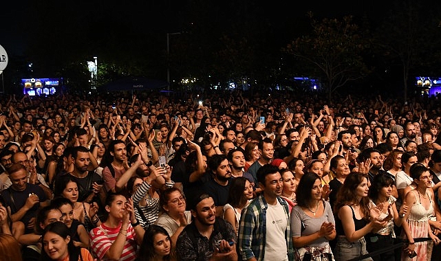 yildizlar-altinda-sinema-keyfi-bu-yaz-da-kalamista.jpg