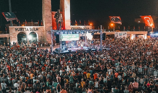 30-agustos-coskusu-butun-didimi-sardi.jpg