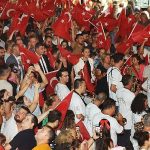 30-agustos-zafer-bayraminda-karsiyaka-gelincik-tarlasina-dondu.jpg