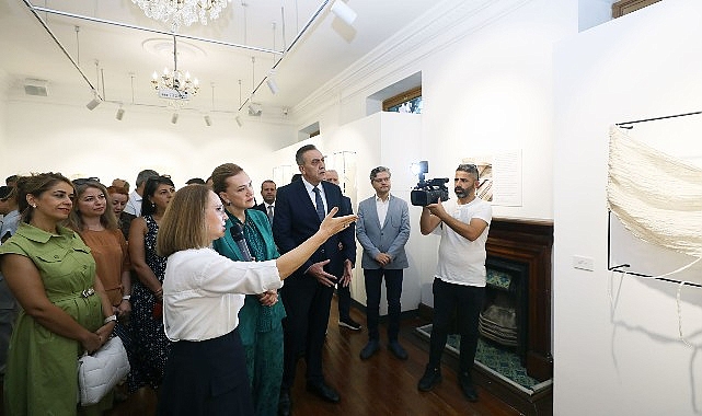 deunun-kozadan-dokumaya-sergisi-acildi.jpg