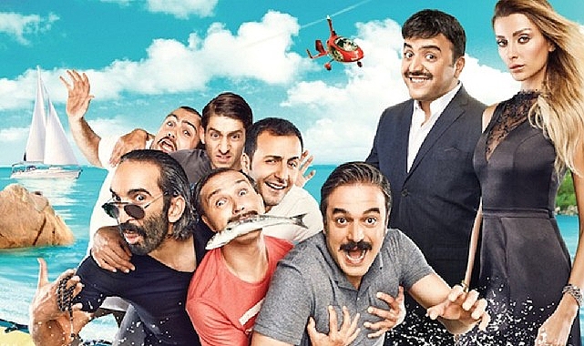 golcukte-acik-havada-sinema-keyfi-genis-aile-2-her-turlu-ile-devam-ediyor.jpg