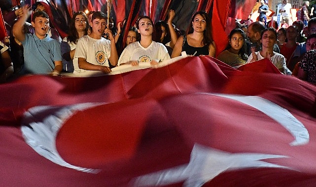 luleburgazda-zafer-bayrami-coskusu-alanlara-sigmadi.jpg
