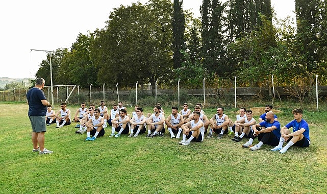 mustafakemalpasaspor-belediye-sahada.jpg