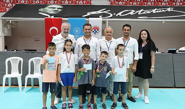 satranc-tutkunlari-aliagada-bulustu.jpg
