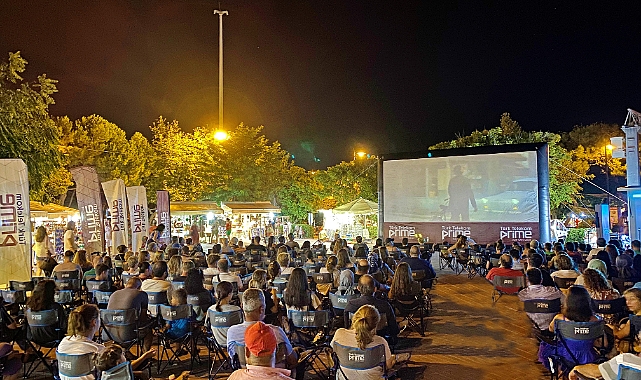 turk-telekom-primein-bir-yaz-klasigine-donusen-acik-havada-sinema-keyfi-basladi.jpg