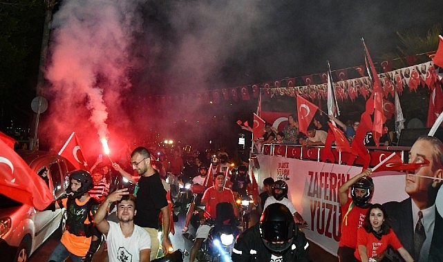 yenisehir-belediyesi-zaferin-coskusunu-sokaklara-tasidi.jpg