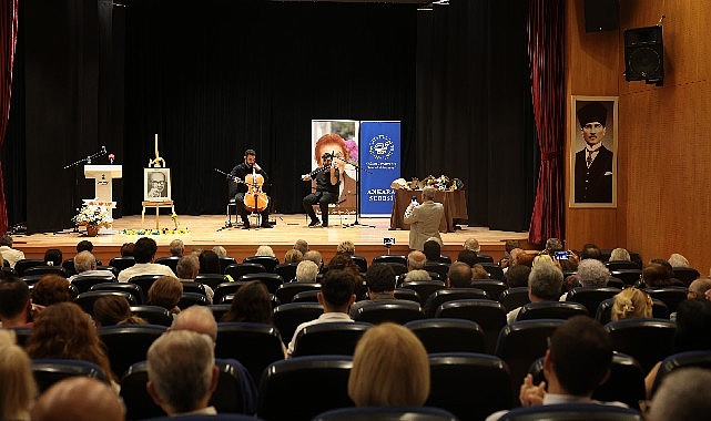 ceyhun-atuf-kansu-odulu-ozuaydina-verildi.jpg