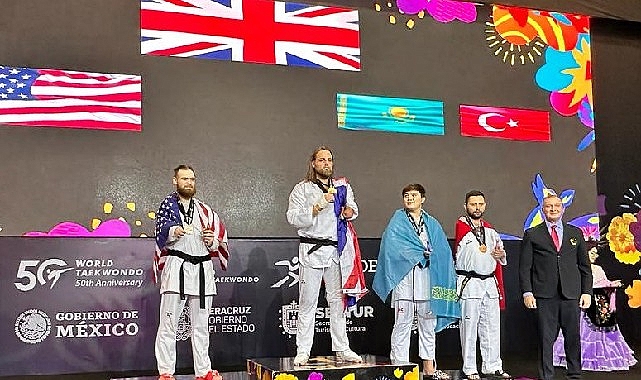 konya-buyuksehir-belediyesporlu-para-tekvandocudan-dunya-ucunculugu.jpg