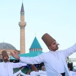 mevlananin-huzurunda-250-semazen-ayni-anda-sema-icra-etti.jpg