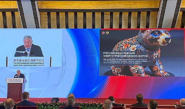 besinci-rusya-cin-enerji-is-forumu-pekinde-basladi.jpg