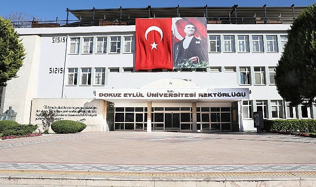 deu-ogrencileri-cumhuriyet-icin-yuruyecek.jpg