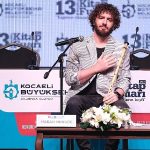 menguc-asik-ben-degil-sen-diyebilendir.jpg