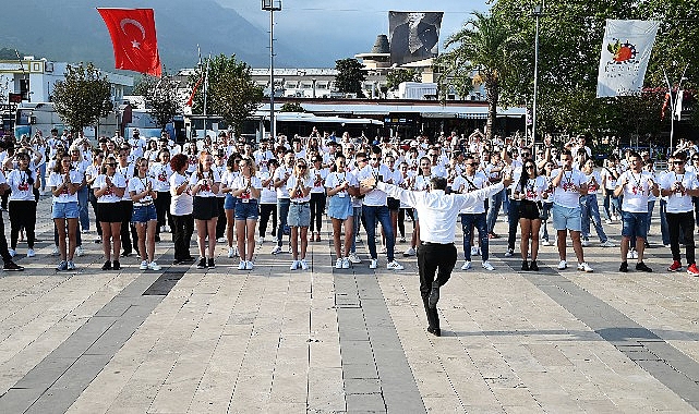 once-baskandan-zeybek-sonra-300-danscidan-erik-dali.jpg