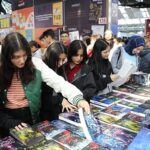 13-antalya-kitap-fuarina-ogrencilerden-yogun-ilgi.jpg
