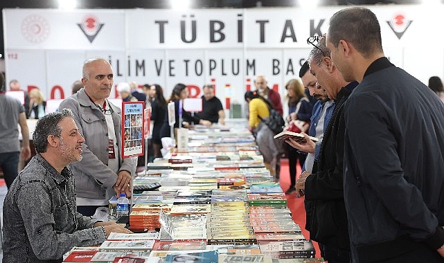 antalya-kitap-fuarinda-ilk-gun-heyecani.jpg
