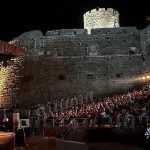 deli-dumrul-oyunu-bodrum-kalesinde-ayakta-alkislandi.jpg