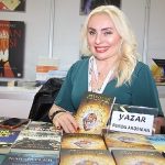 funda-akosman-tuyapta-okurlariyla-bulustu.jpg