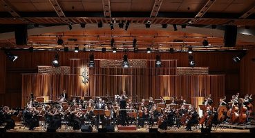 İş Sanat, 100. Yıl Gala Konseri ile 2 Kasım Perşembe akşamı konser salonunun kapılarını seyircisine açtı.